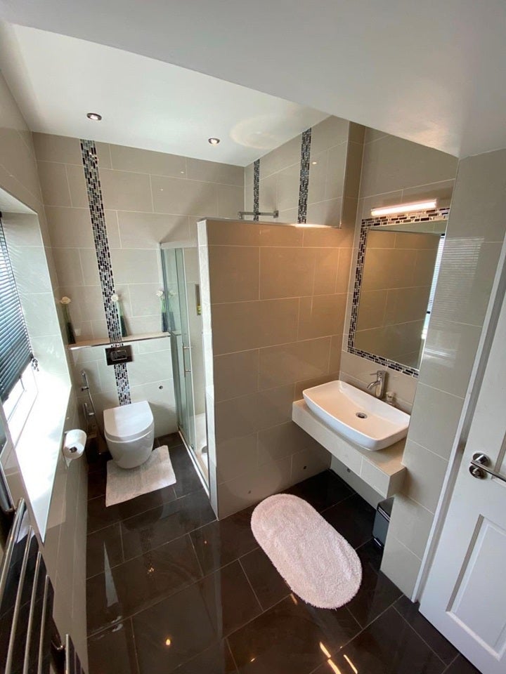 Room Warwick Road in Greater London