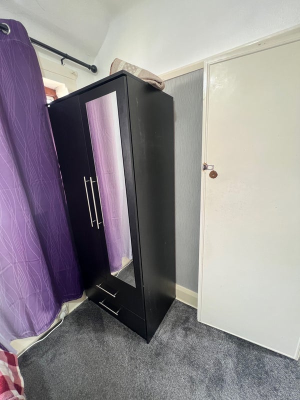 Room Margaret Road in Liverpool