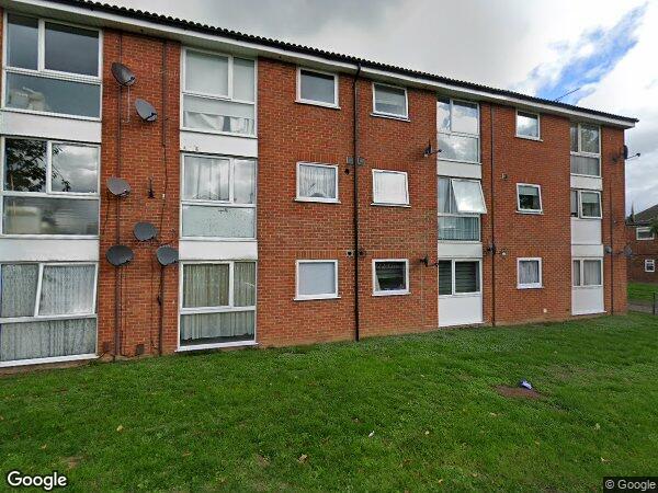 Flat Cozens Lane East in Broxbourne