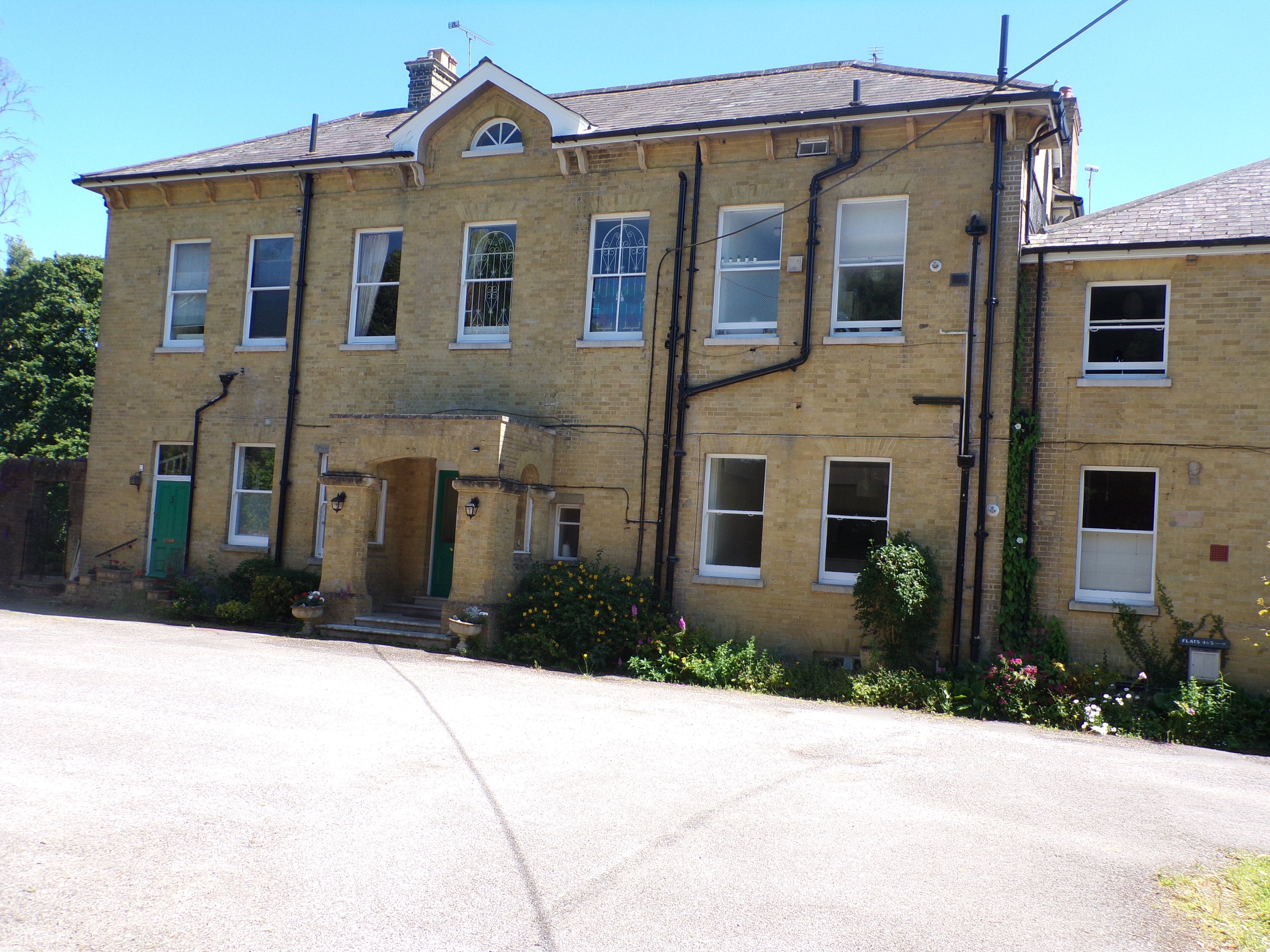 Flat Gosport Lane in New Forest