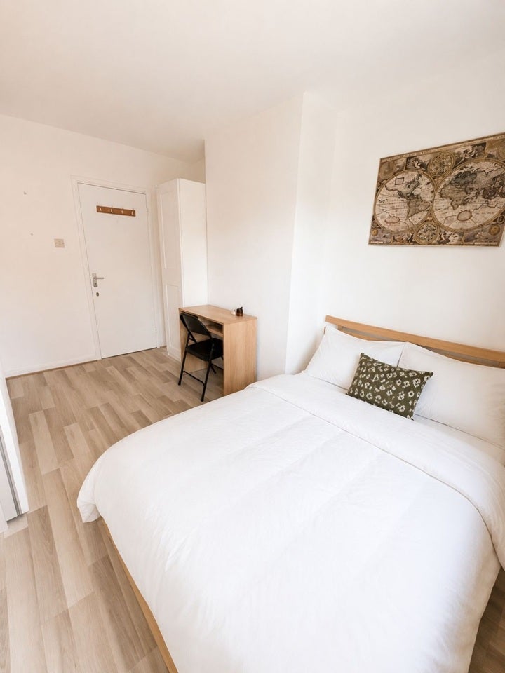 Room Boyd Street in Greater London