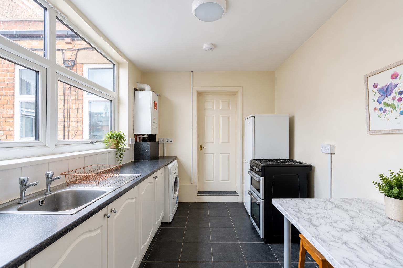Flat Elliott Terrace in Newcastle upon Tyne