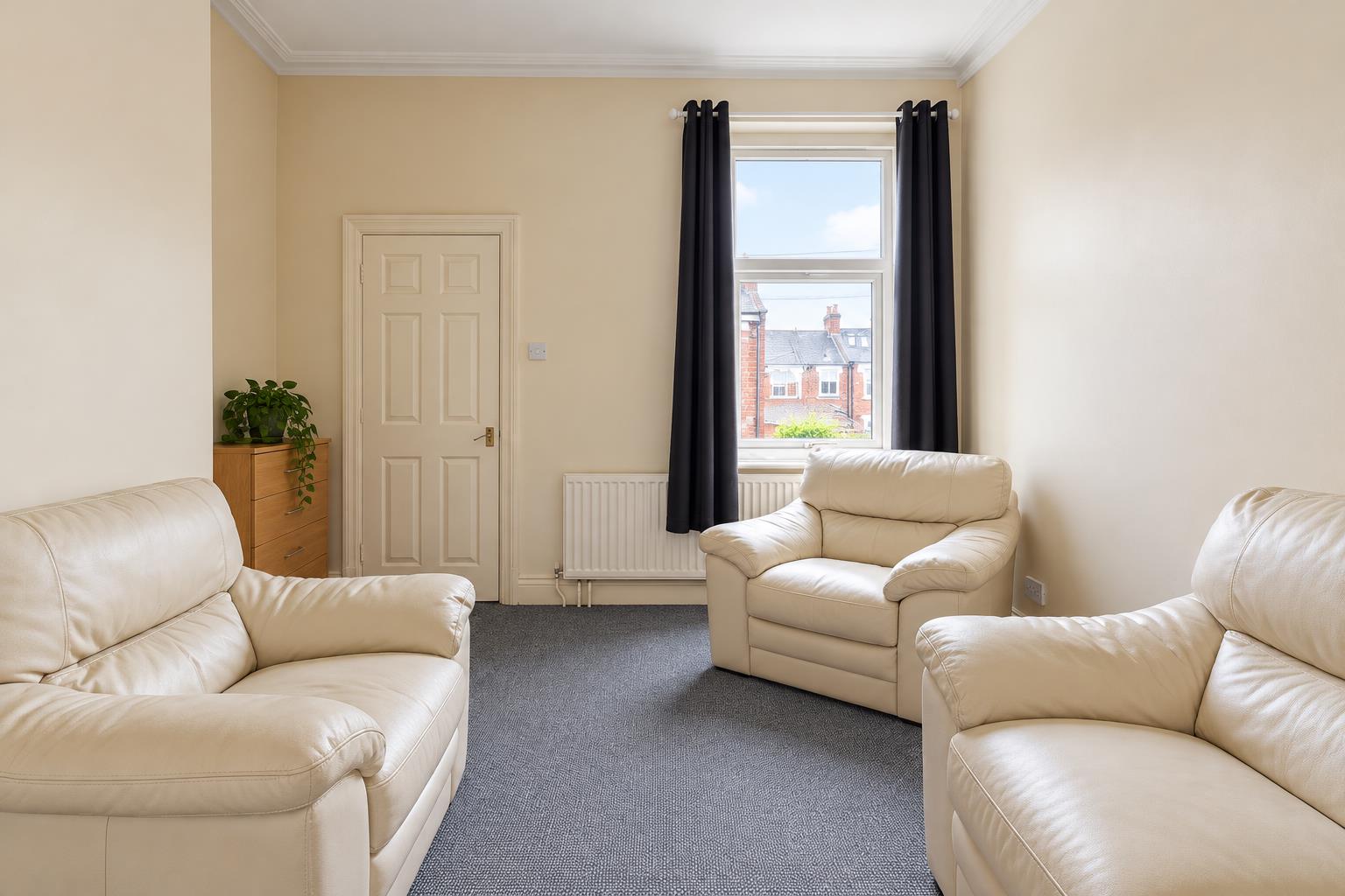 Flat Elliott Terrace in Newcastle upon Tyne