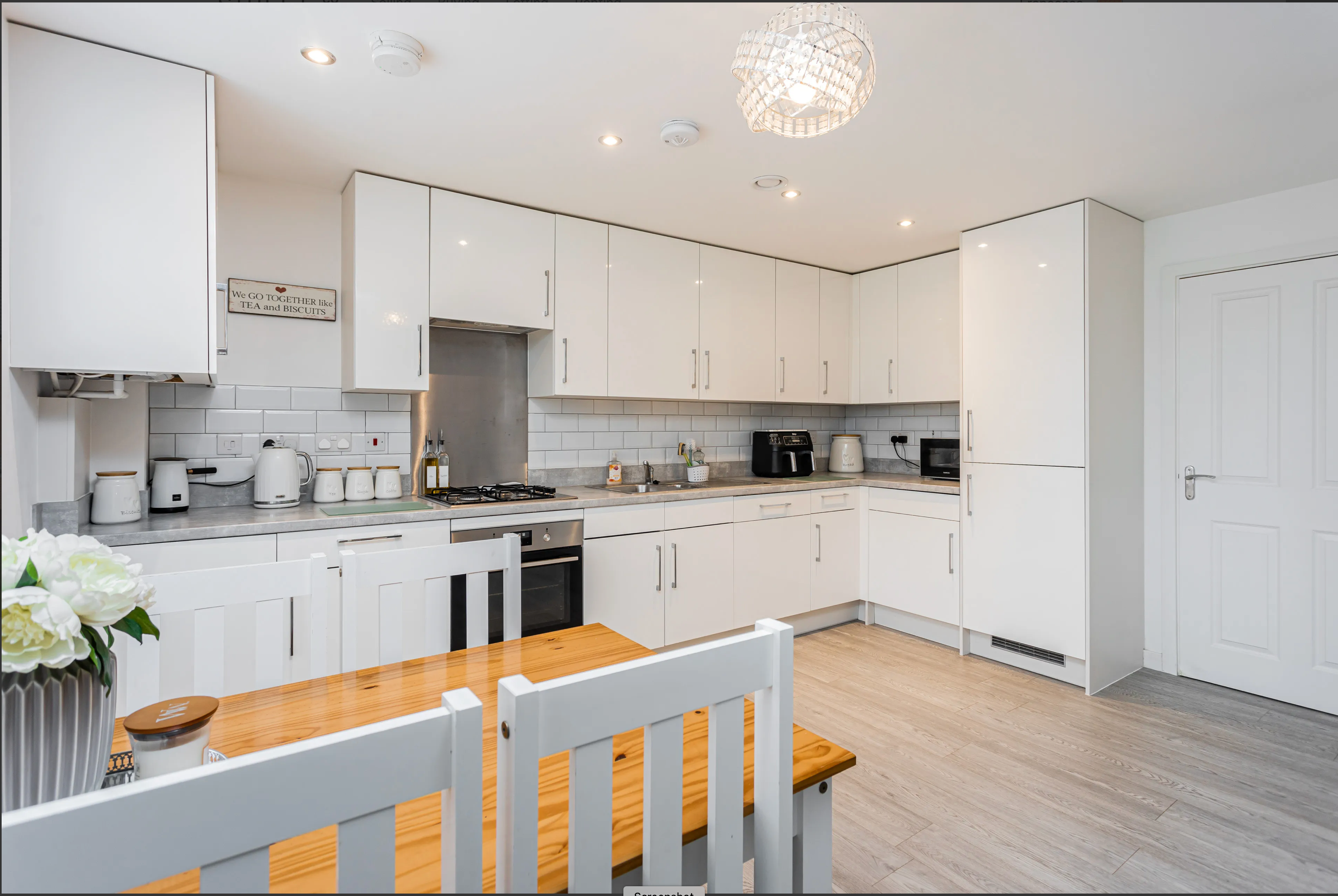 Flat Eames Way in Crawley