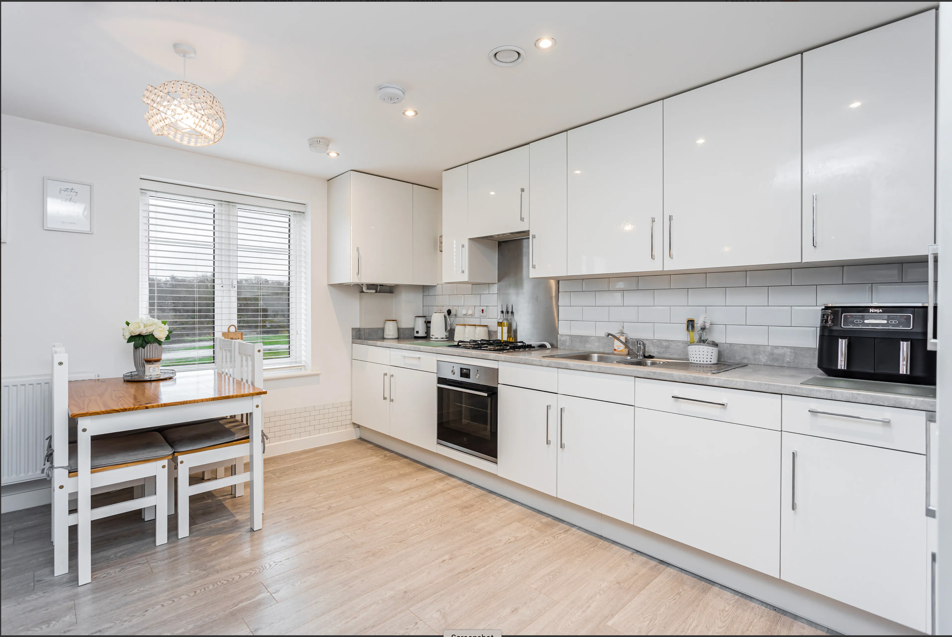 Flat Eames Way in Crawley