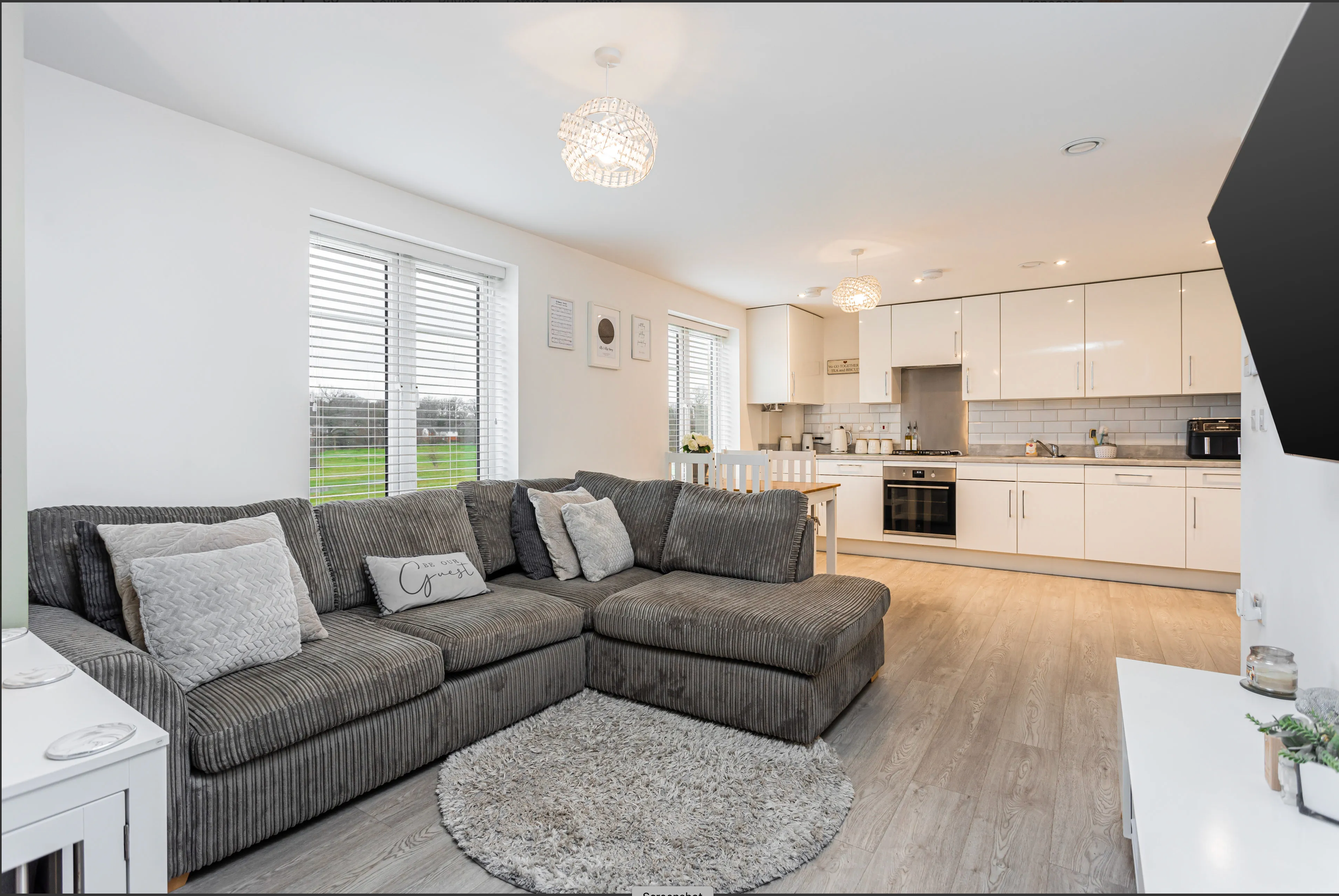Flat Eames Way in Crawley