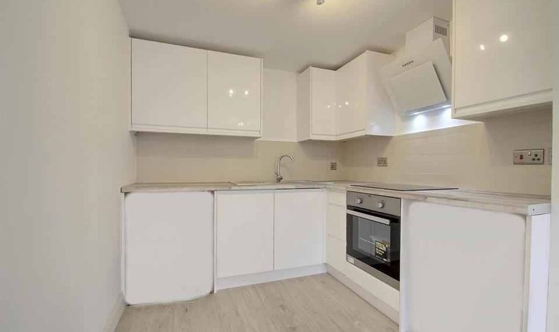 Flat Eleanor Cross Road in Waltham Cross