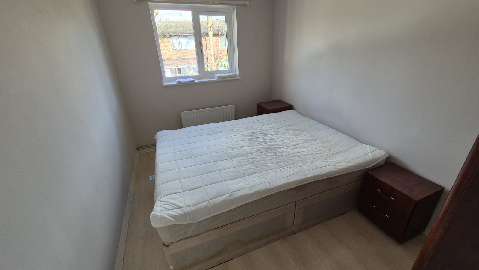 Flat Booth Road in Greater London