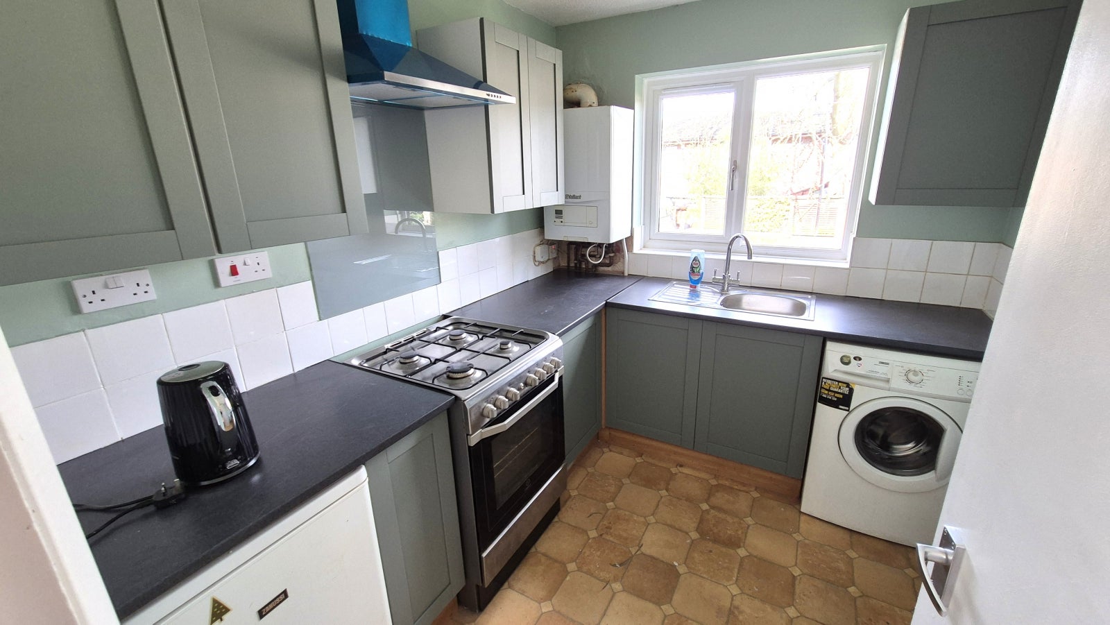 Flat Booth Road in Greater London
