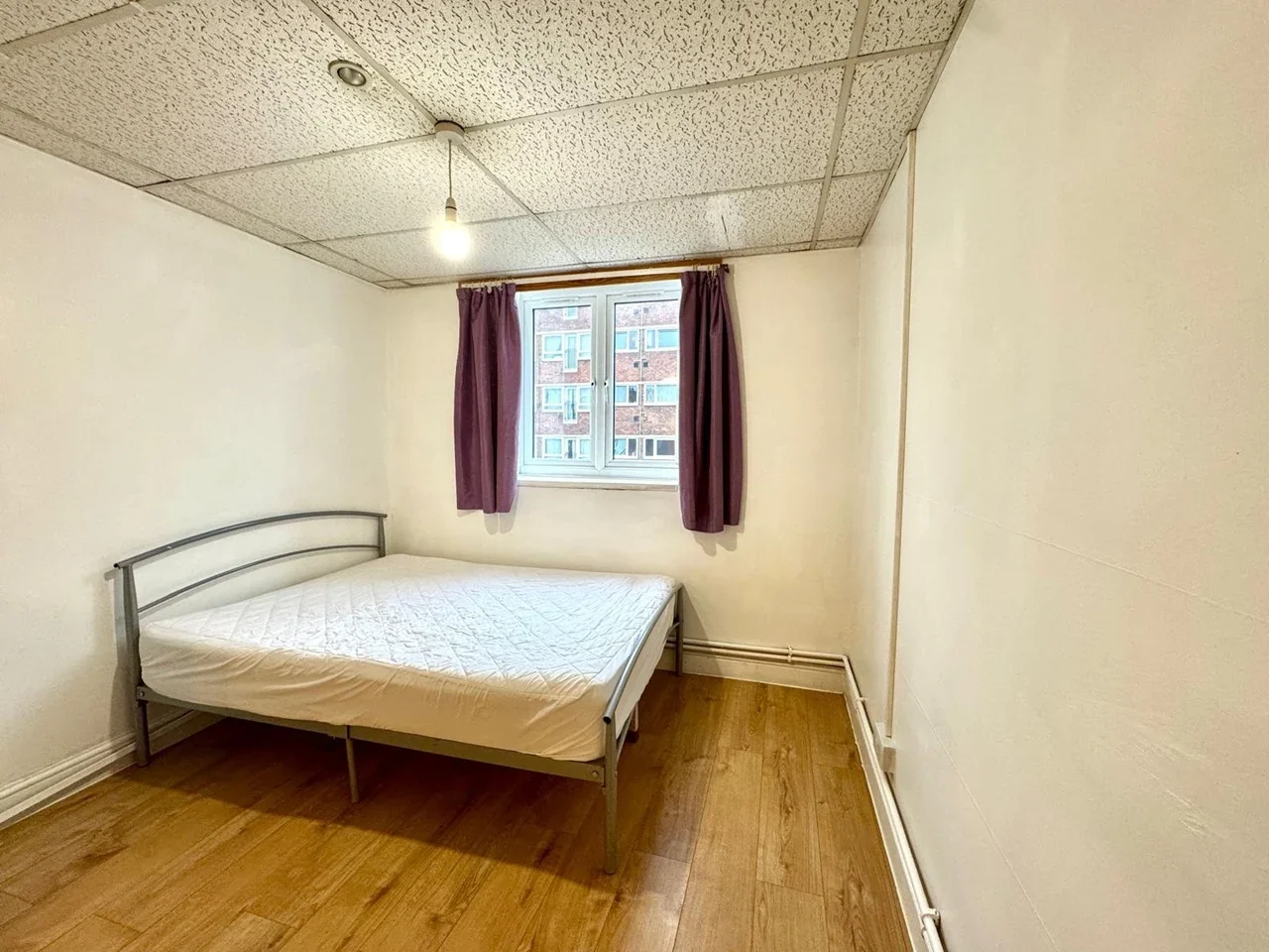 Flat Kember Street in Greater London