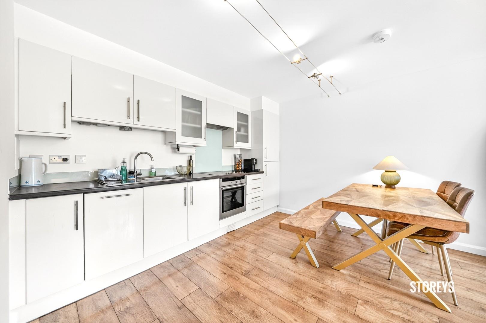 Flat Mare Street in Greater London
