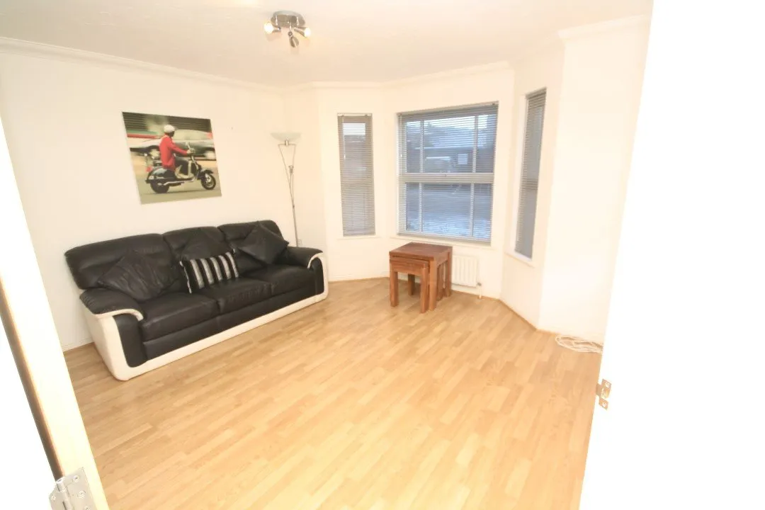 Flat Royal Court Drive in Bolton