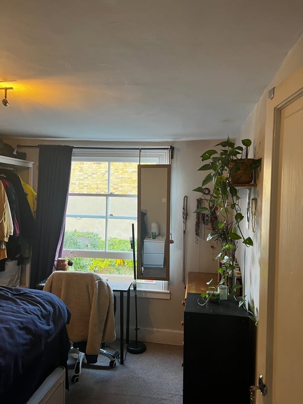 Room Dowlas Street in Greater London