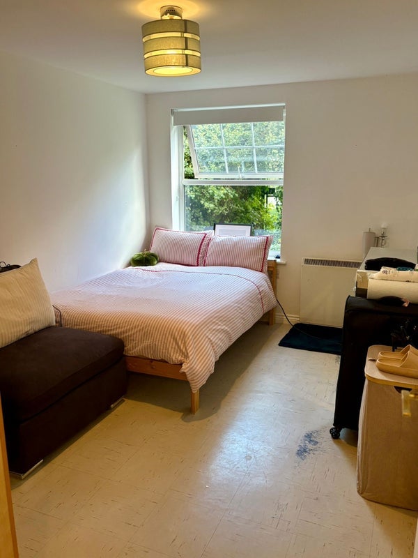 Room Boddington Gardens in Greater London