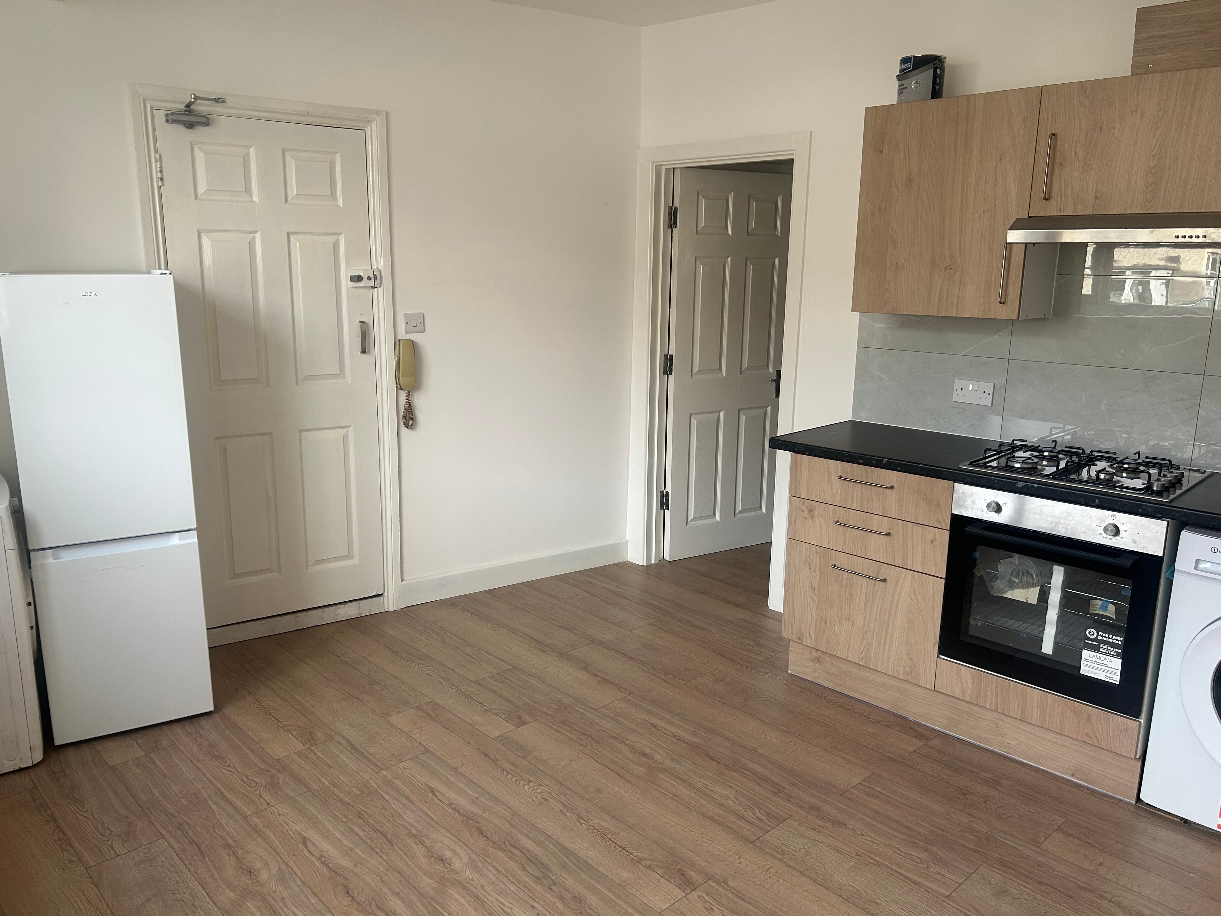 Flat Byron Road in Greater London