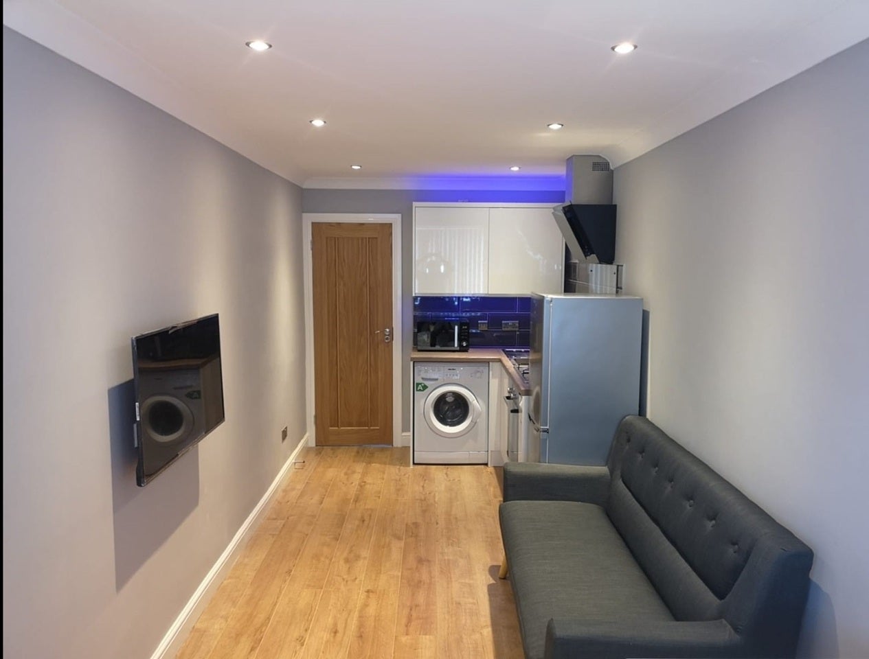 Flat Denvale Walk in Woking