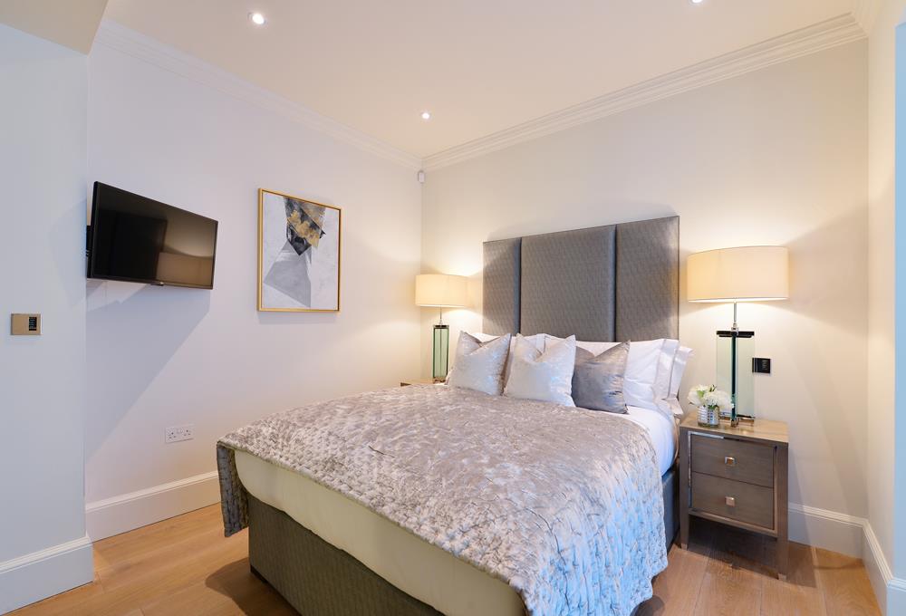 Flat Duke Street in City of Westminster