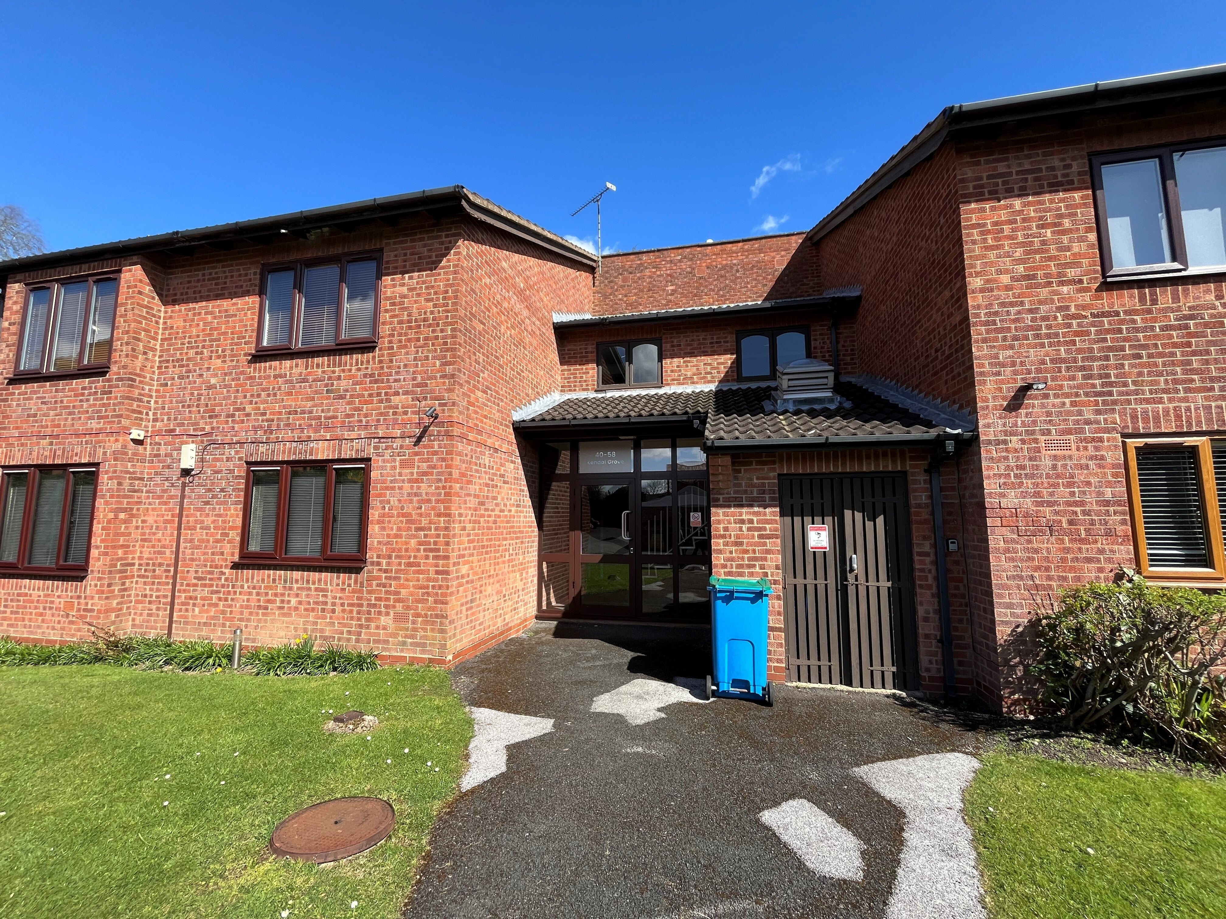 Flat Kendal Grove in Metropolitan Borough of Solihull