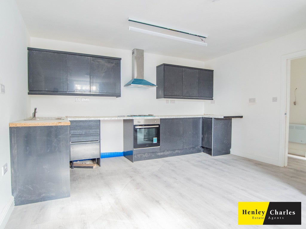 Flat Vicarage Place in Walsall