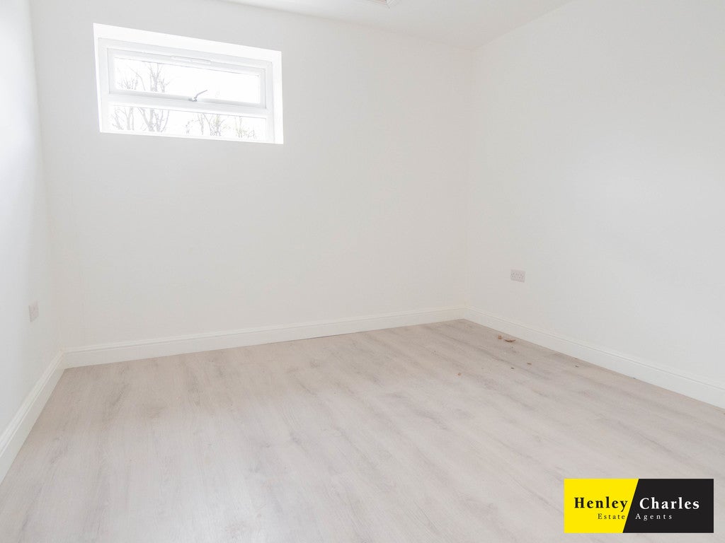 Flat Vicarage Place in Walsall