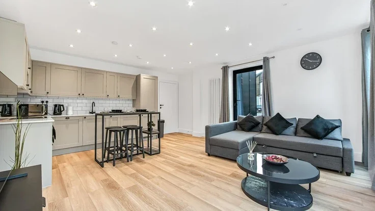 Flat Vincent Road in Greater London