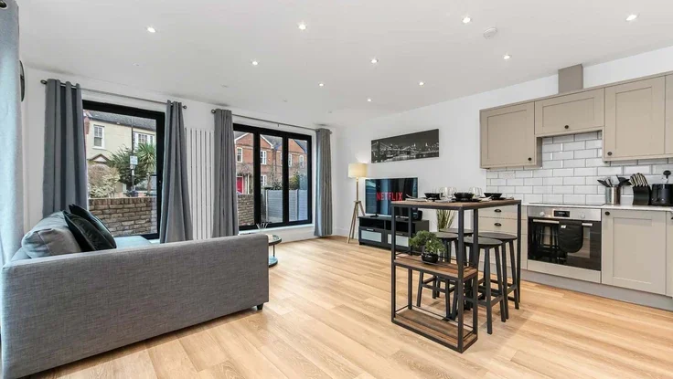 Flat Vincent Road in Greater London