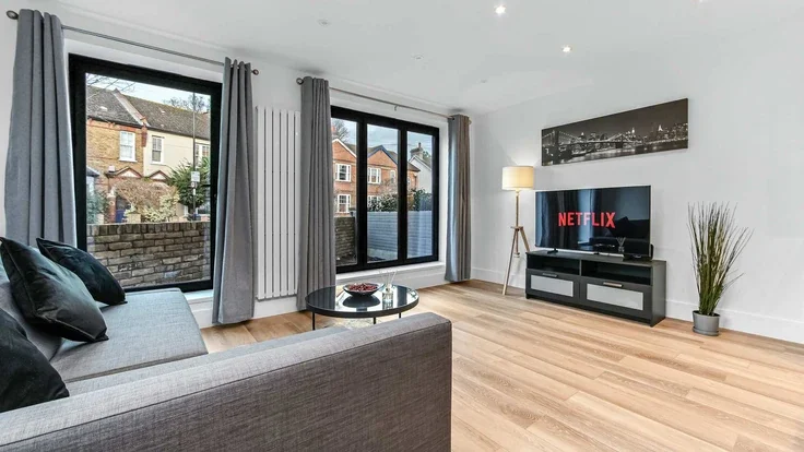 Flat Vincent Road in Greater London