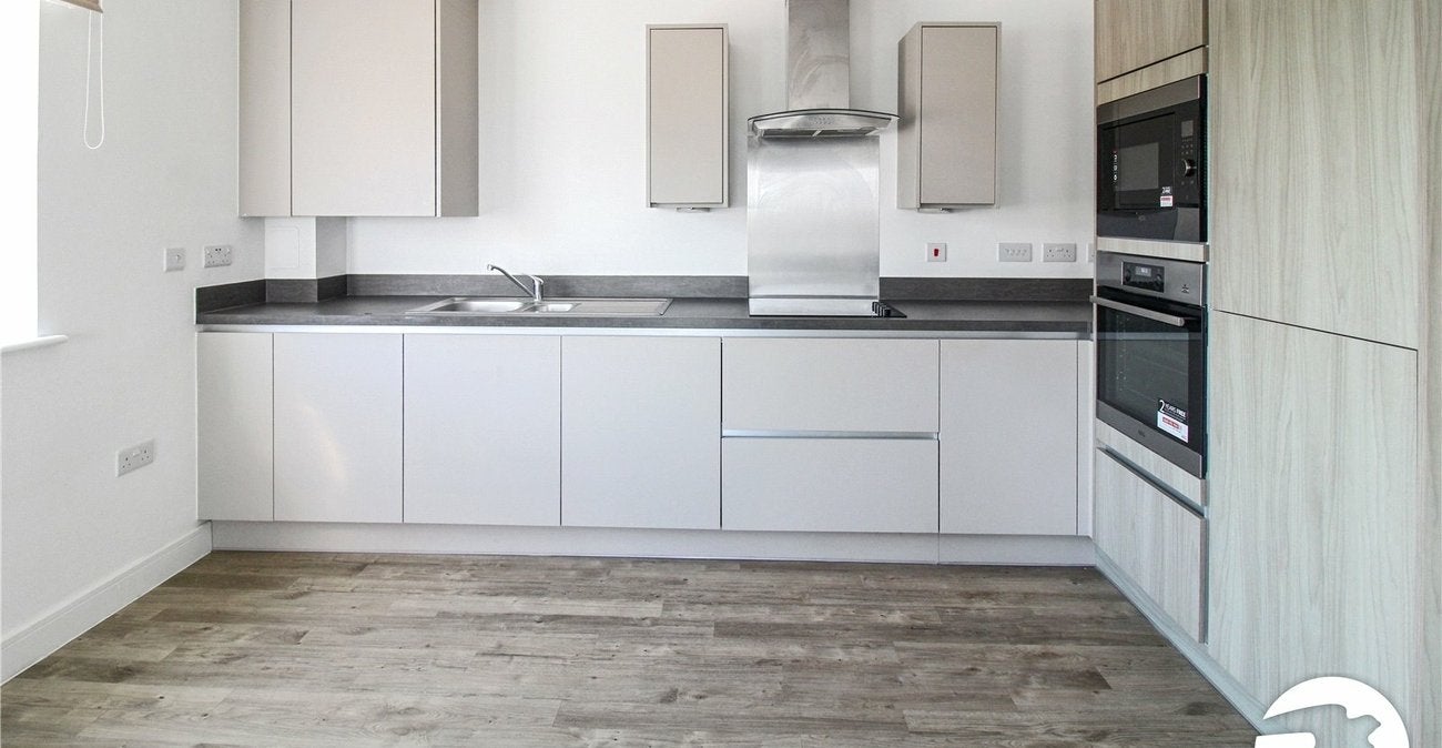 Flat Rixson Road in Ebbsfleet Garden City