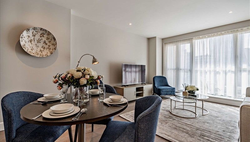 Flat Westferry Circus in Greater London