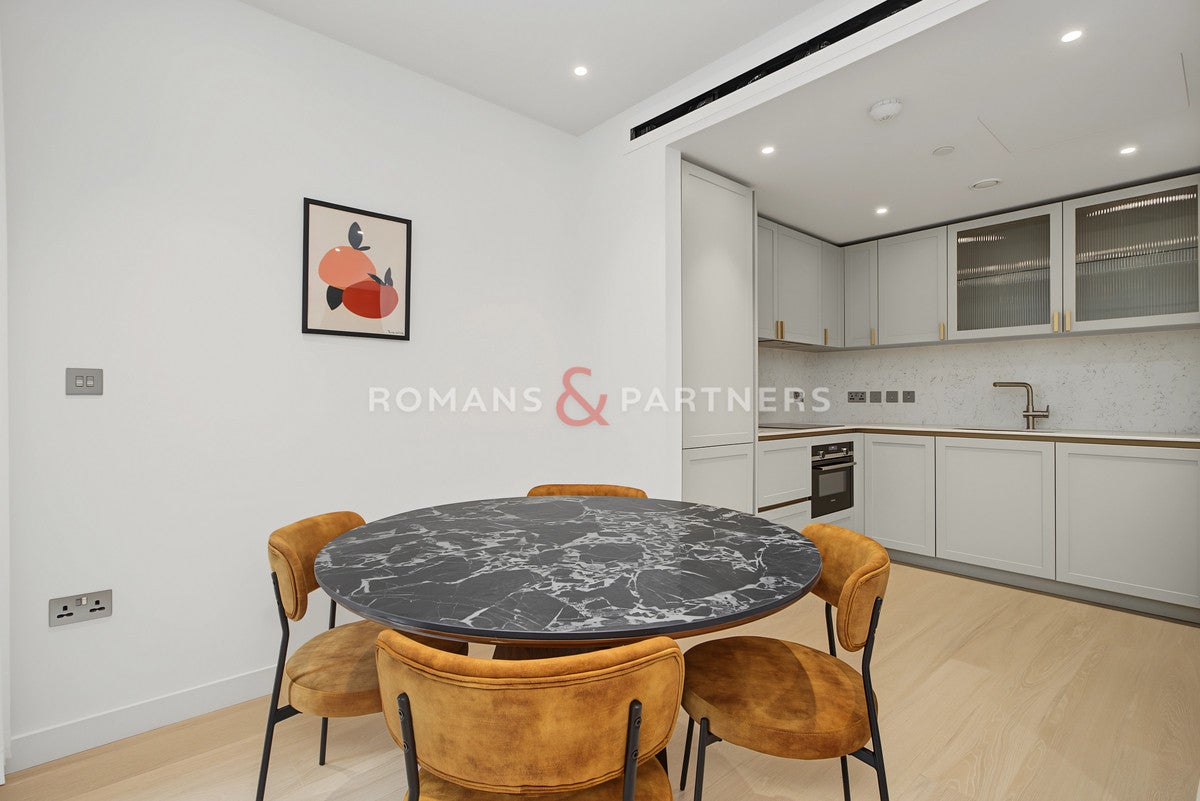 Flat Princess Louise Close in City of Westminster