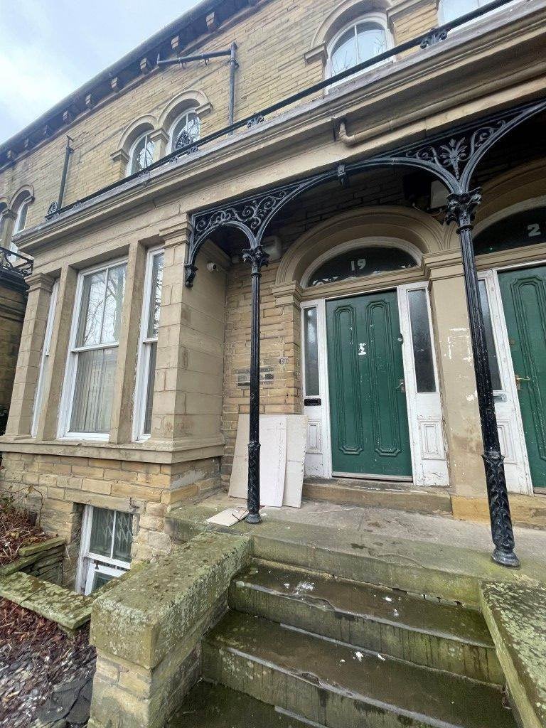 Flat Leeds Road in Bradford