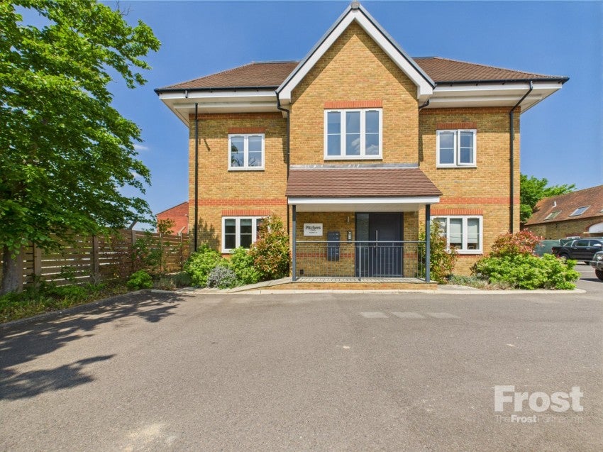Flat Summers Road in Burnham