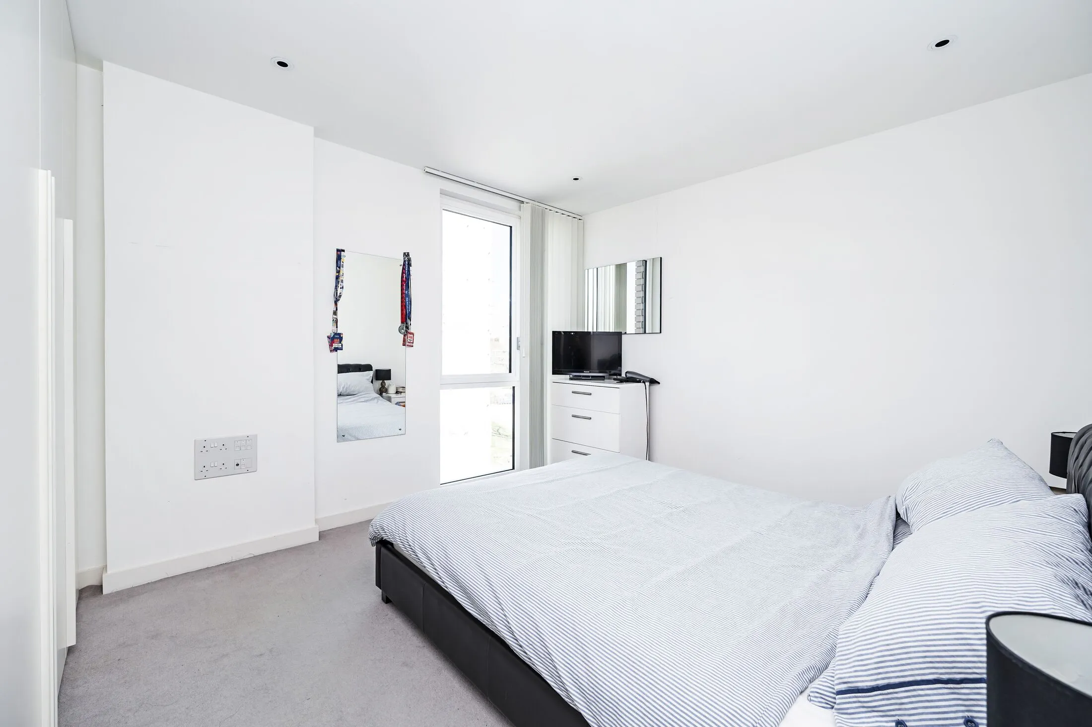 Flat Lordship Road in Greater London