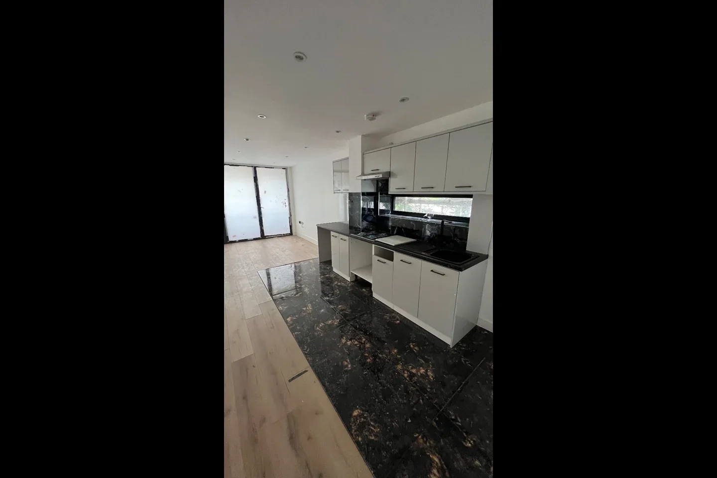 Flat Chinbrook Road in Greater London