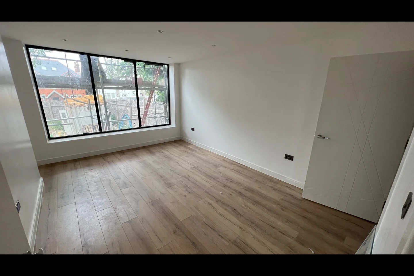 Flat Chinbrook Road in Greater London