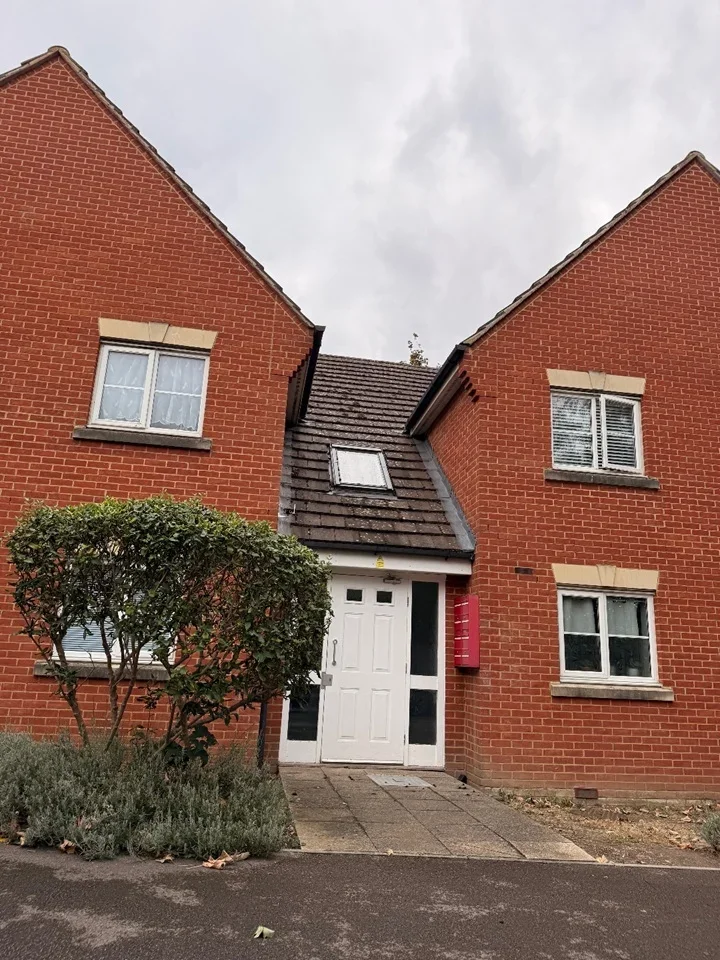 Flat Hallows Grove in Sunbury-on-Thames