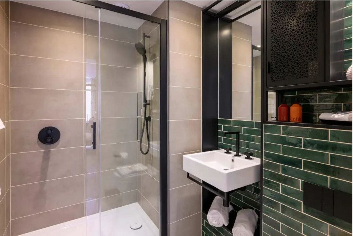 Flat Heron Walk in Greater London