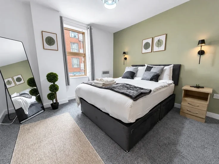 Flat Hornbeam Way in Manchester