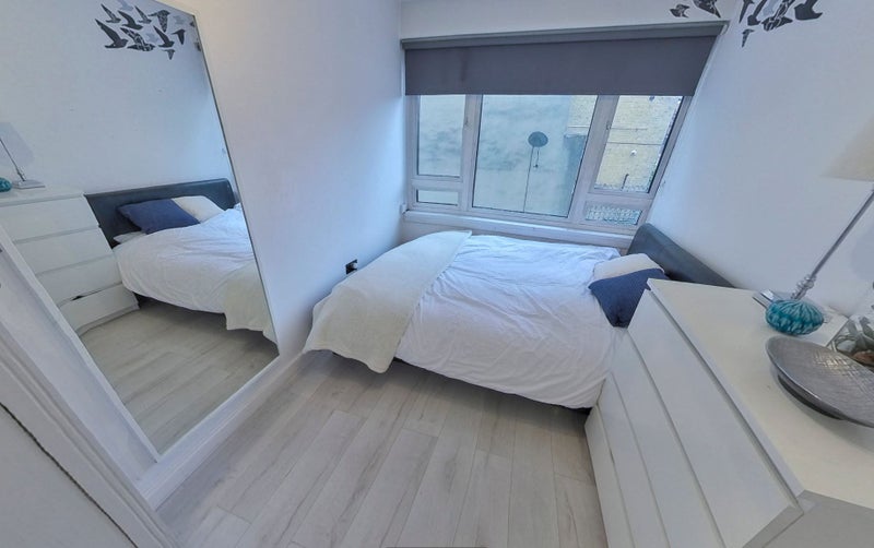 Room Shuttleworth Road in Greater London