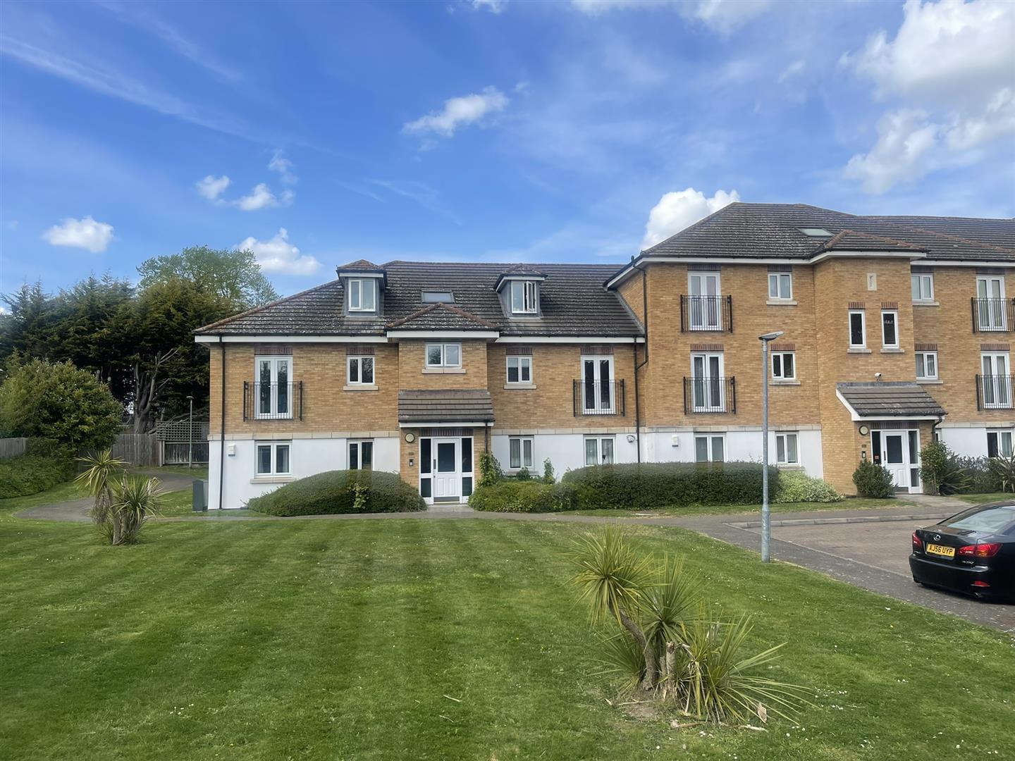 Flat Stafford Close in Greater London
