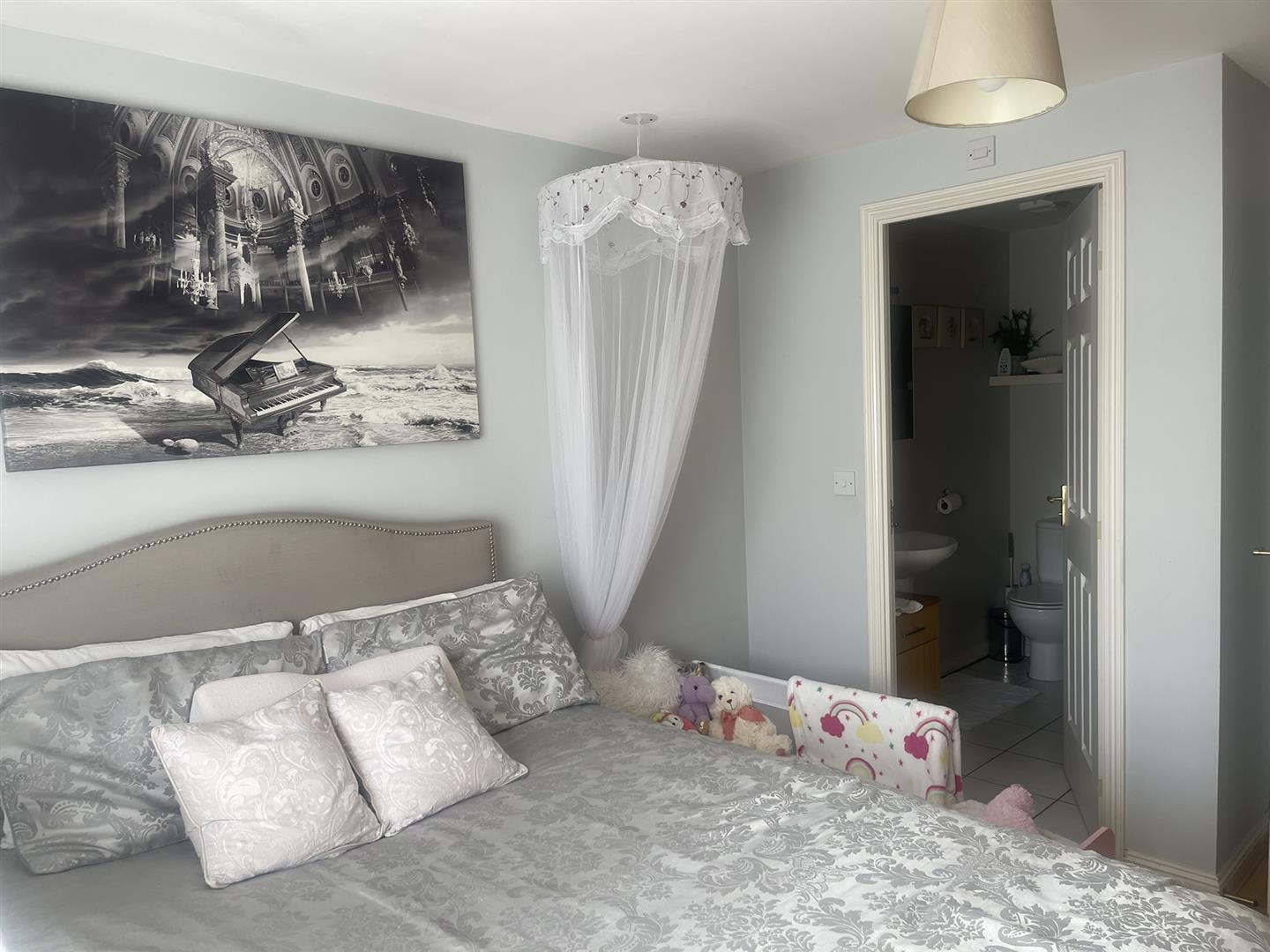 Flat Stafford Close in Greater London