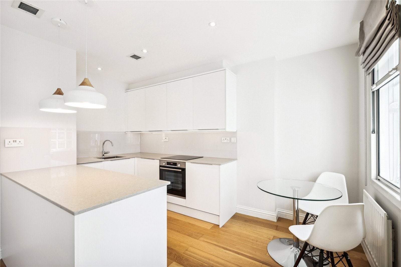 Flat Mortimer Street in City of Westminster