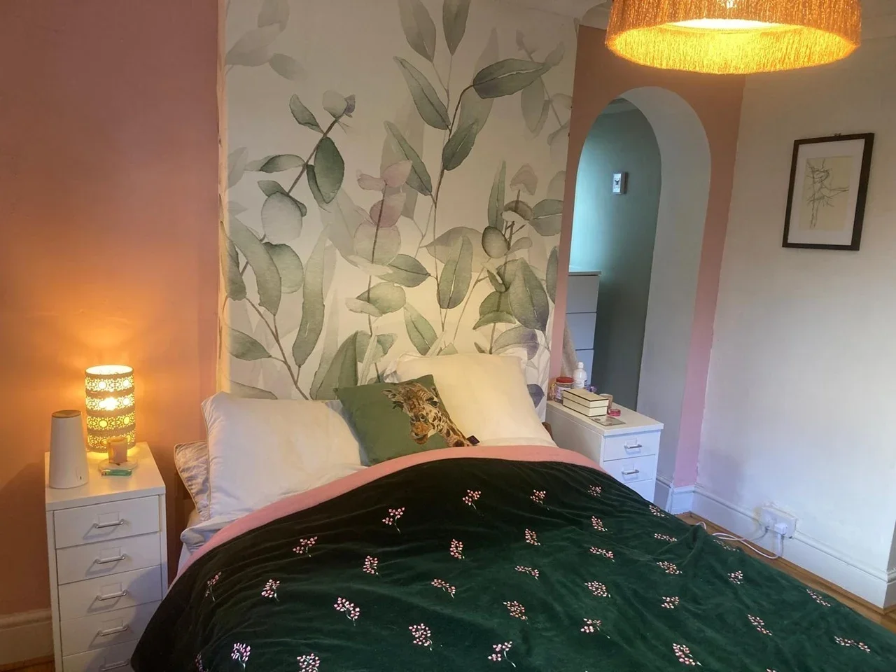Flat Kinver Road in Greater London