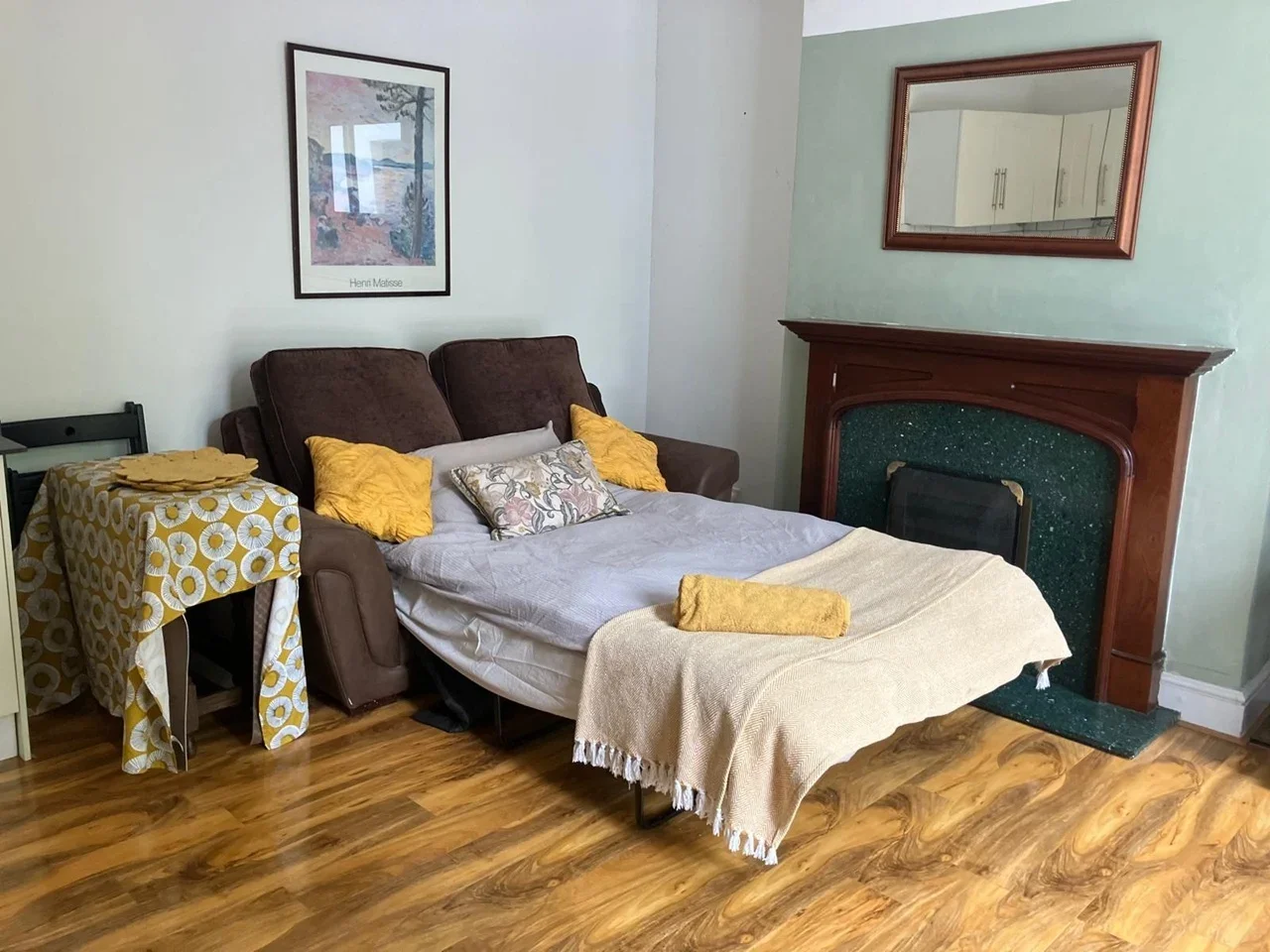 Flat Kinver Road in Greater London