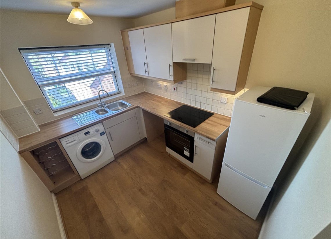 Flat Duckham Court in Coventry