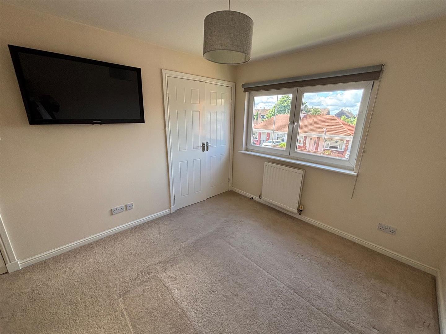 Flat Broad Cairn Court in Motherwell