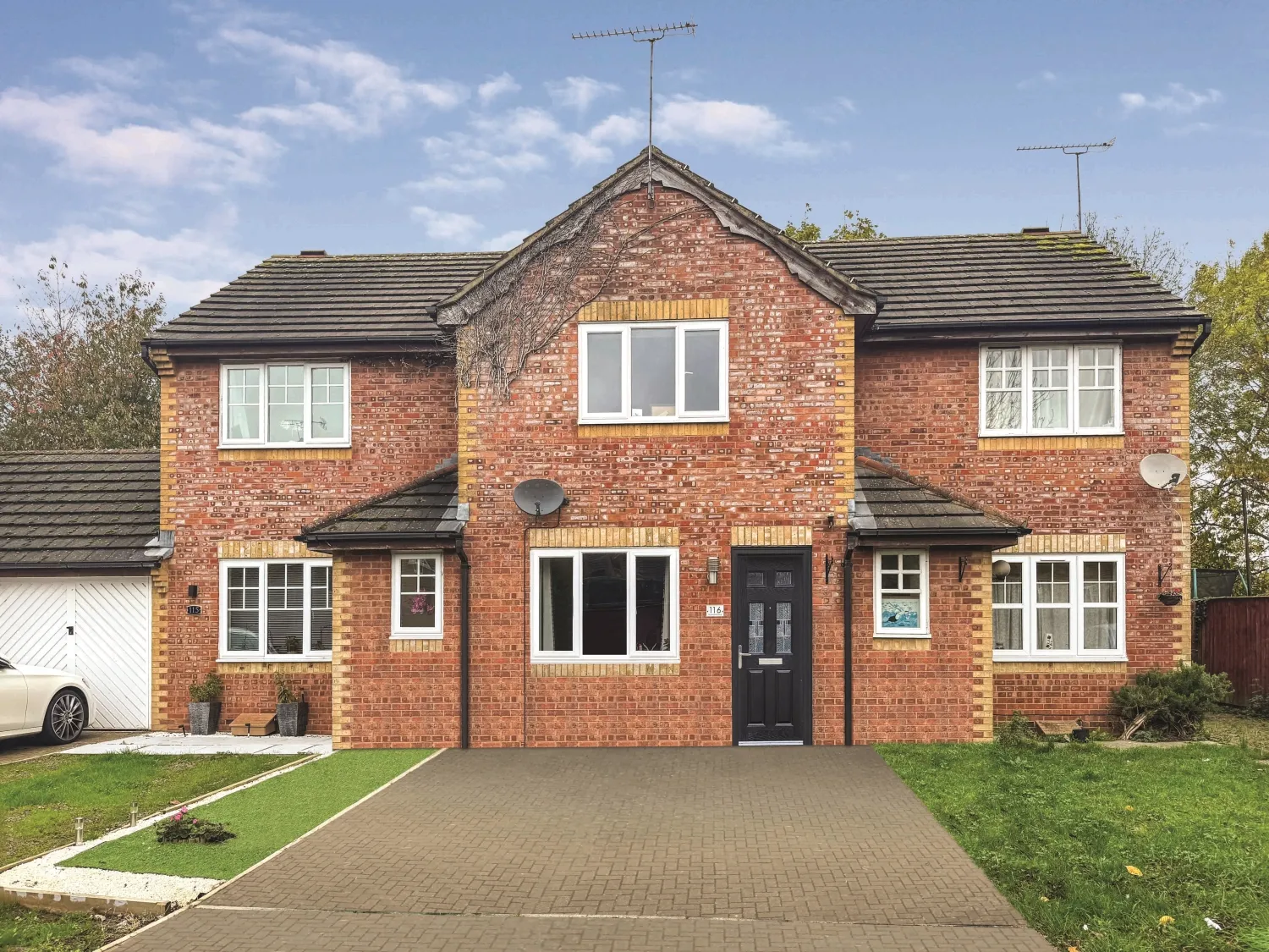 House Dunsford Close in Swindon
