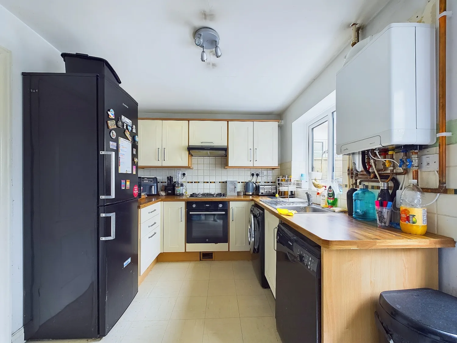 House Dunsford Close in Swindon