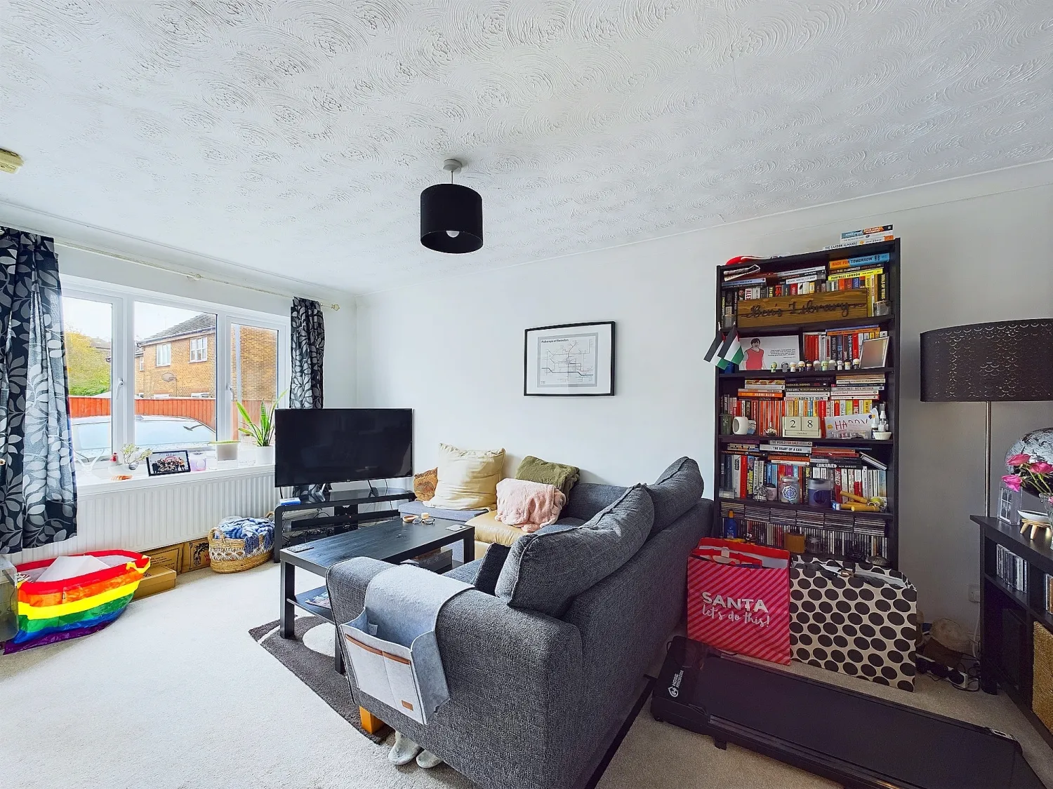 House Dunsford Close in Swindon
