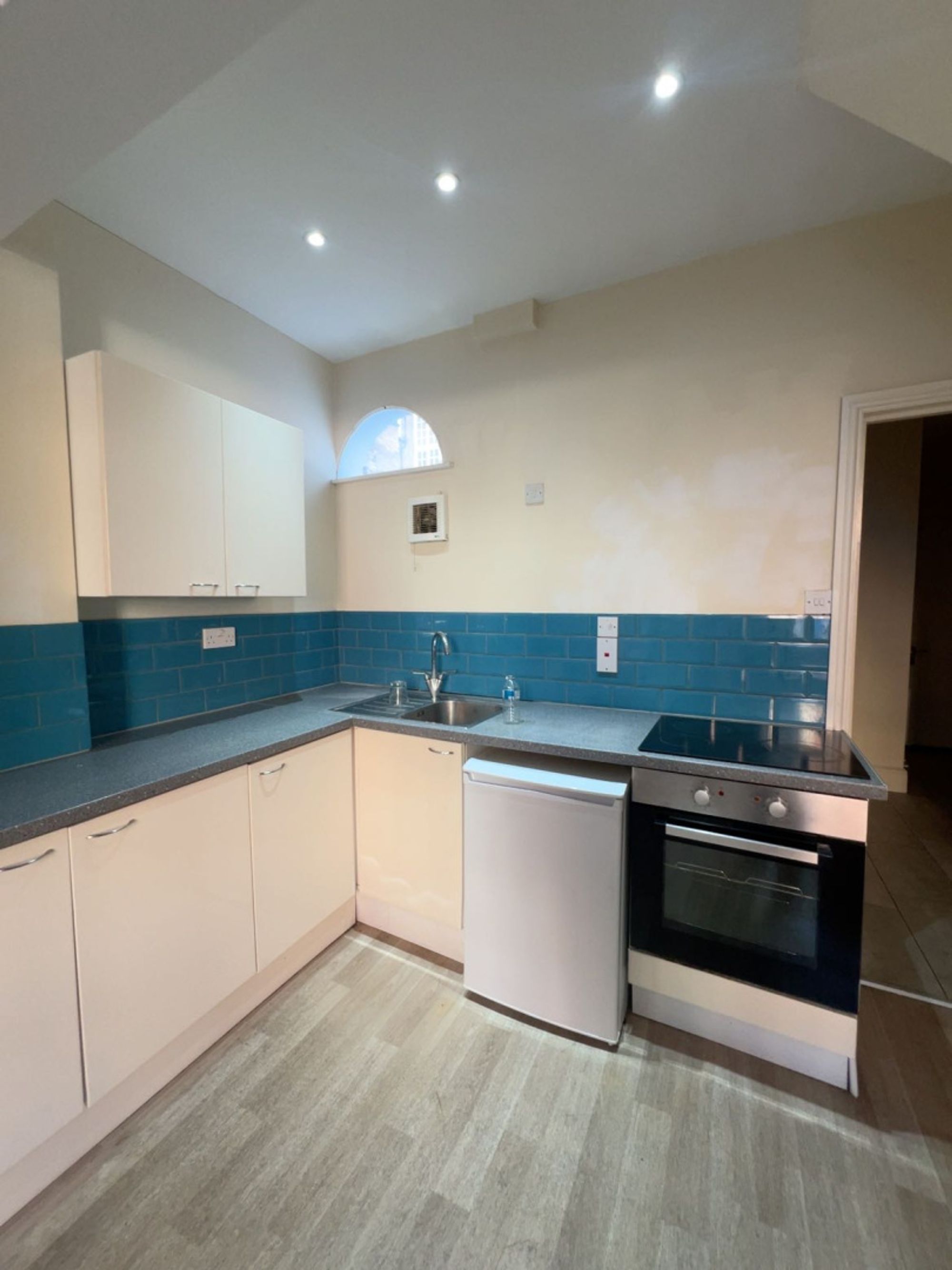 Flat Millstone Lane in Leicester